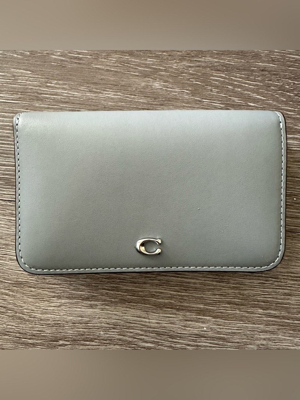 Coach Light Gray Smooth Leather Bifold Wallet Silver C Snap Zip Coin
